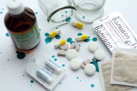 दवाईयों पर लागत से कई गुना ज्यादा लिखी जाती है MRP, देश में ड्रग पॉलिसी की जरूरत 