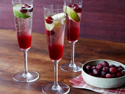 Summer Season drink: घर पर बनाएं टेस्टी एण्ड फ्रूट मिक्स हेल्दी कोल्ड ड्रिंक्स Summer Season drink: घर पर बनाएं टेस्टी एण्ड फ्रूट मिक्स हेल्दी कोल्ड ड्रिंक्स