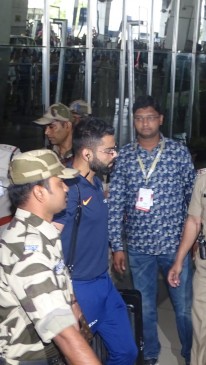 5 मार्च को ऑस्ट्रेलिया वनडे सीरीज का दूसरा वनडे- भारत और ऑस्ट्रेलिया के खिलाड़ी पहुंचे नागपुर 5 मार्च को ऑस्ट्रेलिया वनडे सीरीज का दूसरा वनडे- भारत और ऑस्ट्रेलिया के खिलाड़ी पहुंचे नागपुर