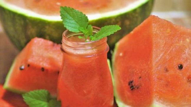 Summer Season drink: घर पर बनाएं टेस्टी एण्ड फ्रूट मिक्स हेल्दी कोल्ड ड्रिंक्स Summer Season drink: घर पर बनाएं टेस्टी एण्ड फ्रूट मिक्स हेल्दी कोल्ड ड्रिंक्स