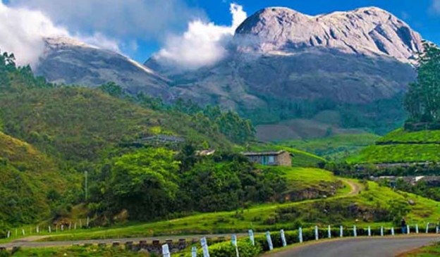 Summer Season Holiday: गर्मी की छुट्टियों में घूमने का प्लान है तो पढ़ें यहां Summer Season Holiday: गर्मी की छुट्टियों में घूमने का प्लान है तो पढ़ें यहां