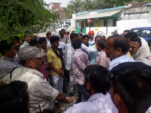 50 year old machine operator death in Universal Cables Limited