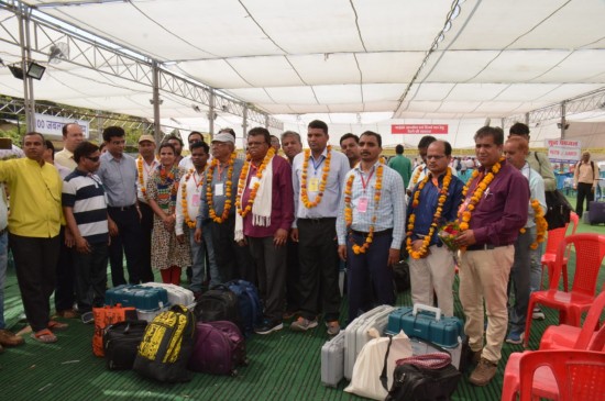 यहां जान खतरे में डालकर मतदान केन्द्र पहुंचता है अमला