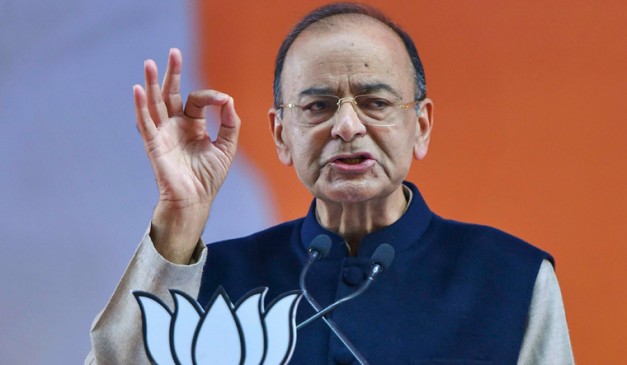 अब जेटली का राहुल की डिग्री पर सवाल, पूछा-जब मास्टर डिग्री नहीं की तो M-PHIL कैसे किया?