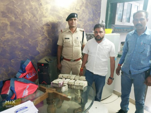 दुबई से भोपाल में चलाया जा रहा था IPL सट्टा, पुलिस ने छापा मारकर सवा करोड़ रुपए पकड़े