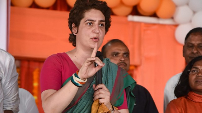 प्रियंका के सामने बच्चों ने लगाए PM मोदी के खिलाफ आपत्तिजनक नारे, कांग्रेस महासचिव ने मना किया