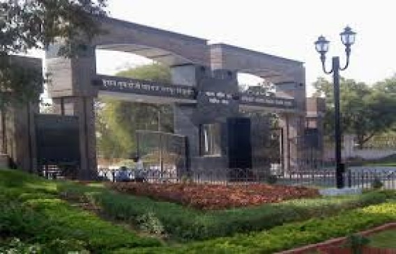 In spite of the order of the Vice-Chancellor, the center given in inefficient college