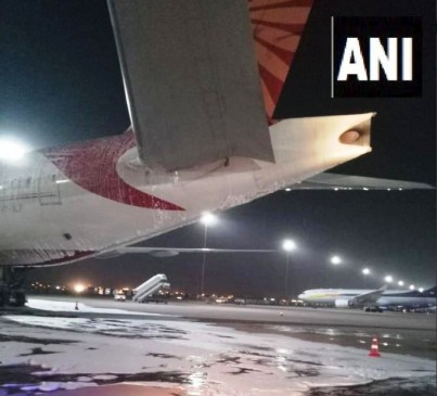 दिल्ली एयरपोर्ट पर एयर इंडिया के विमान में लगी आग, बड़ा हादसा टला