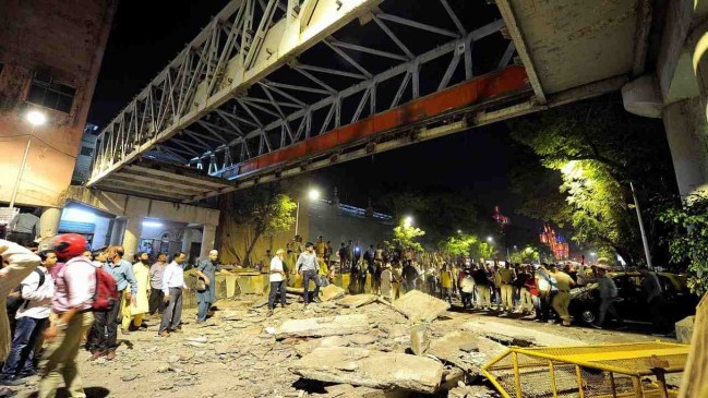 सीएसटी पुल हादसा : एक और घायल की मौत, मरने वालों की संख्या हुई सात 