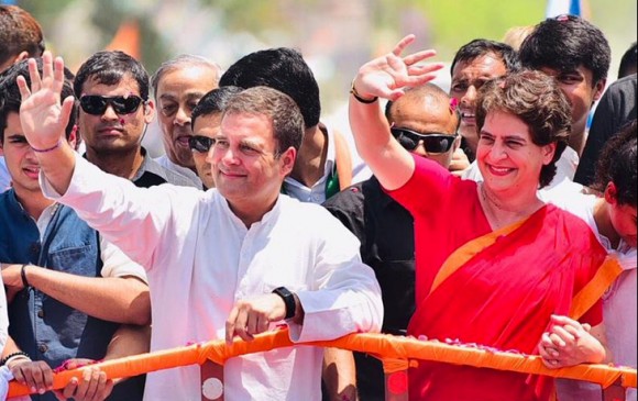UP: अमेठी में रोड शो के बाद राहुल गांधी ने भरा नामांकन, सोनिया-प्रियंका रहीं मौजूद UP: अमेठी में रोड शो के बाद राहुल गांधी ने भरा नामांकन, सोनिया-प्रियंका रहीं मौजूद