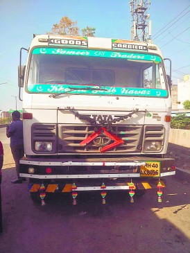 Sand Mafias attacked tehsildar along with three officers during vehicle check