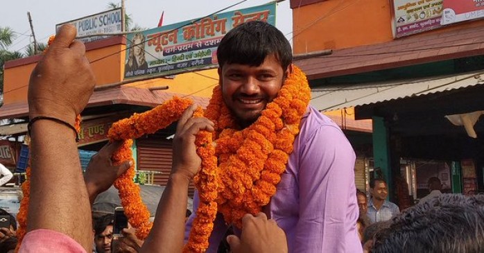 ग्रामीणों ने दिखाए कन्हैया को काले झंडे, समर्थकों ने दौड़ा-दौड़ाकर पीटा