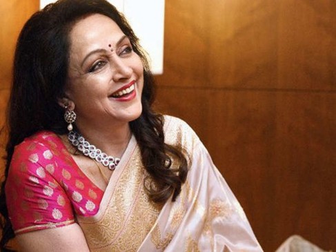 चुनावी मैदान में उतरे थे ये एक्टर्स, 23 मई को होगा इनकी किस्मत का फैसला चुनावी मैदान में उतरे थे ये एक्टर्स, 23 मई को होगा इनकी किस्मत का फैसला