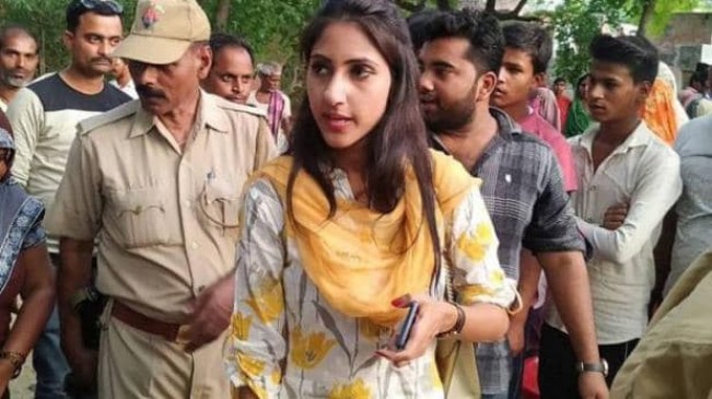 रायबरेली से कांग्रेस विधायक अदिति सिंह के काफिले पर फायरिंग, तीन गड़ियां पलटीं रायबरेली से कांग्रेस विधायक अदिति सिंह के काफिले पर फायरिंग, तीन गड़ियां पलटीं
