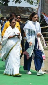ट्रोलिंग पर सांसद नुसरत ने दिया करारा जवाब, साथ ही ट्रोलर्स को कहा शुक्रिया ट्रोलिंग पर सांसद नुसरत ने दिया करारा जवाब, साथ ही ट्रोलर्स को कहा शुक्रिया