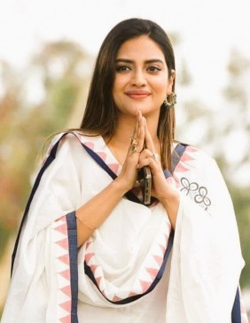 ट्रोलिंग पर सांसद नुसरत ने दिया करारा जवाब, साथ ही ट्रोलर्स को कहा शुक्रिया ट्रोलिंग पर सांसद नुसरत ने दिया करारा जवाब, साथ ही ट्रोलर्स को कहा शुक्रिया