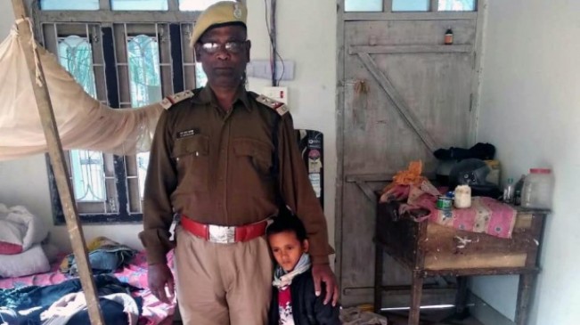 कारगिल का युद्ध लड़ने वाले सैनिक को बताया विदेशी, भेजा डिटेंशन कैंप कारगिल का युद्ध लड़ने वाले सैनिक को बताया विदेशी, भेजा डिटेंशन कैंप