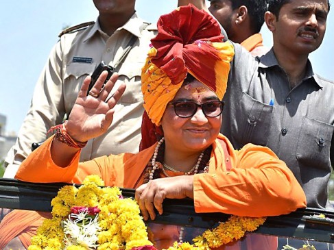 साध्वी प्रज्ञा बोलीं - गोडसे देशभक्‍त थे, हैं और रहेंगे, बीजेपी ने किया किनारा
