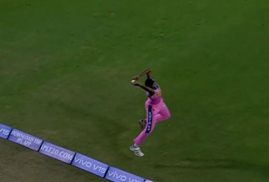 IPL-2019 के वो बेहतरीन कैच, जिसने दर्शकों को हैरान कर दिया...VIDEO IPL-2019 के वो बेहतरीन कैच, जिसने दर्शकों को हैरान कर दिया...VIDEO