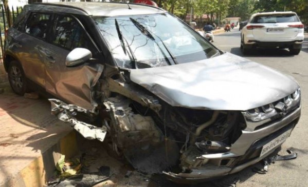 पटना: आरजेडी नेता तेज प्रताप की कार दुर्घटनाग्रस्त, पैर में लगी चोट
