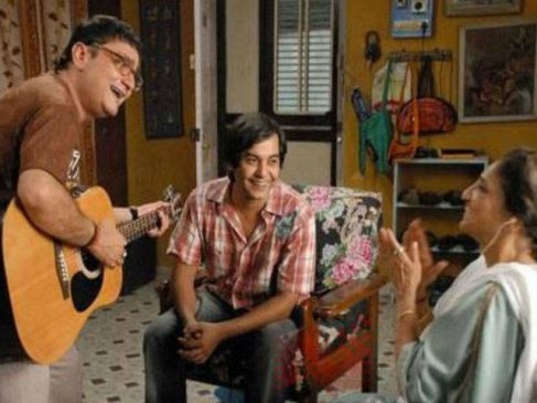 Mother's day: हंसी, खुशी और इमोशन भरे इन गानों में झलकता है मां का प्यार Mother's day: हंसी, खुशी और इमोशन भरे इन गानों में झलकता है मां का प्यार