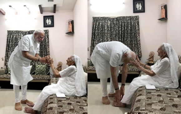 प्रचंड जीत के बाद मोदी ने लिया अपनी मां का आशीर्वाद, सरदार पटेल को माल्यार्पण भी किया