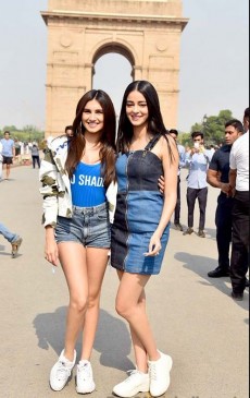Summer Fashion: कूल और स्टाइलिश लुक के लिए फॉलो करें इन दीवाज का डेनिम शॉर्ट्स स्टाइल Summer Fashion: कूल और स्टाइलिश लुक के लिए फॉलो करें इन दीवाज का डेनिम शॉर्ट्स स्टाइल