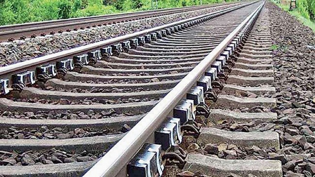 हाईस्पीड ट्रेनों के लिए सीधी की जाएंगी पटरियां, मोड़ कम करेगा रेलवे विभाग
