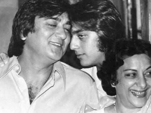 Nargis Birthday: किसी फिल्मी लव स्टोरी से कम नहीं थी नरगिस और सुनील दत्त की प्रेम कहानी Nargis Birthday: किसी फिल्मी लव स्टोरी से कम नहीं थी नरगिस और सुनील दत्त की प्रेम कहानी