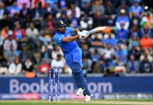 World cup 2019: शतक के मामलों में तीसरे नंबर पर पहुंचे रोहित शर्मा, गांगुली को पछाड़ा World cup 2019: शतक के मामलों में तीसरे नंबर पर पहुंचे रोहित शर्मा, गांगुली को पछाड़ा