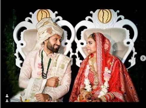 सांसद नुसरत जहां बंधी शादी के बंधन में, बिजनेसमैन निखिल जैन संग लिए सात फेरे सांसद नुसरत जहां बंधी शादी के बंधन में, बिजनेसमैन निखिल जैन संग लिए सात फेरे