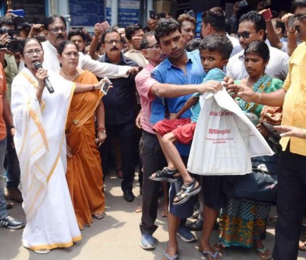 डॉक्टर हड़ताल : दिल्ली AIIMS के डॉक्टरों ने ममता को दिया 48 घंटे का अल्टीमेटम डॉक्टर हड़ताल : दिल्ली AIIMS के डॉक्टरों ने ममता को दिया 48 घंटे का अल्टीमेटम