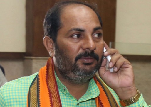 योगी के मंत्री का विवादित बयान, कहा...नाबालिग से होगा तो मानेंगे रेप