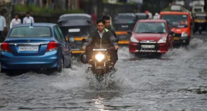 मुंबई में दूसरे दिन भी भारी  बरसात , ठाणे में करंट लगने से दो की मौत