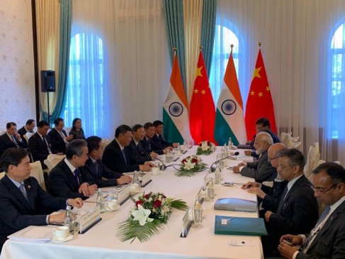 SCO समिट में हिस्सा लेने किर्गिस्तान पहुंचे पीएम मोदी, पुतिन- जिनपिंग के साथ की मीटिंग