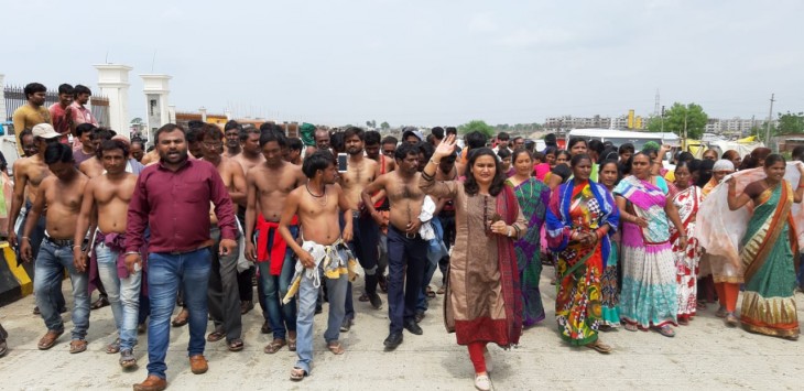 Residents came for agitation during removing of encroachment