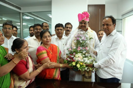 Sanjay Upadhyay takes charge of the MHADA vice - president Sanjay Upadhyay takes charge of the MHADA vice - president
