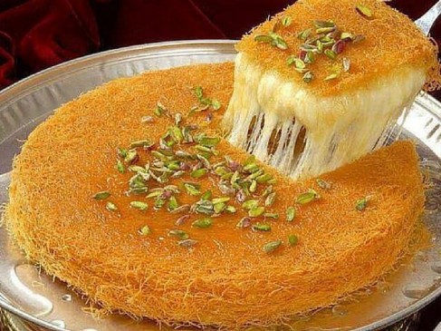 वीडियो रेसिपी: घर पर बनाएं  स्पेशल स्वीट डिश, कुन्फा रेसिपी
