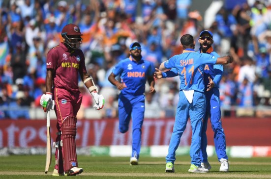 World Cup 2019 : भारत ने विंडीज को 125 रनों से हराया, सेमीफाइनल में जगह लगभग पक्की World Cup 2019 : भारत ने विंडीज को 125 रनों से हराया, सेमीफाइनल में जगह लगभग पक्की