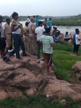 3 महीने के मासूम का इलाज कराने एमपी से आ रहे थे नागपुर, सड़क हादसे में उजड़ गया परिवार 3 महीने के मासूम का इलाज कराने एमपी से आ रहे थे नागपुर, सड़क हादसे में उजड़ गया परिवार
