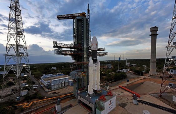 चंद्रयान-2 लॉन्च, तस्वीरों और वीडियो में देखिए ISRO का 'मिशन मून' चंद्रयान-2 लॉन्च, तस्वीरों और वीडियो में देखिए ISRO का 'मिशन मून'