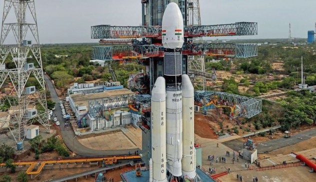 चंद्रयान-2 लॉन्च, तस्वीरों और वीडियो में देखिए ISRO का 'मिशन मून' चंद्रयान-2 लॉन्च, तस्वीरों और वीडियो में देखिए ISRO का 'मिशन मून'