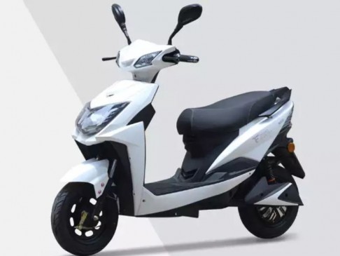Techo Electra ने लॉन्च किए तीन इलेक्ट्रिक स्कूटर, जानें फीचर्स और कीमत Techo Electra ने लॉन्च किए तीन इलेक्ट्रिक स्कूटर, जानें फीचर्स और कीमत