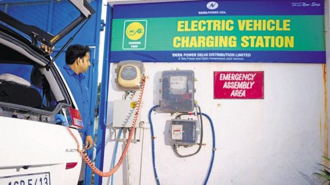 इलेक्ट्रिक वाहनों, चार्जर पर सरकार ने घटाया GST, 1 अगस्त से लागू होंगी नई दरें
