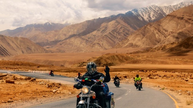 ट्रैवल न्यूज: दोस्तों संग एंजॉय करें अपना बैचरल ट्रिप इन खूबसूरत जगहों पर ट्रैवल न्यूज: दोस्तों संग एंजॉय करें अपना बैचरल ट्रिप इन खूबसूरत जगहों पर