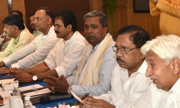 कर्नाटक : कांग्रेस की विधायकों को चेतावनी,  बैठक में नहीं पहुंचे तो होगी कड़ी कार्रवाई