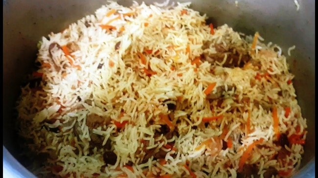 वीडियो रेसिपी :  ऐसे बनाएं घर पर टेस्टी अफगानी चिकन बिरयानी
