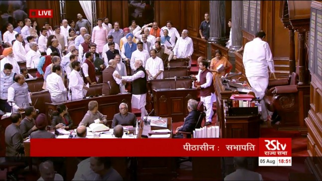 2 leaders of Rajasthan Congress supported Modi governments stand on Kashmir