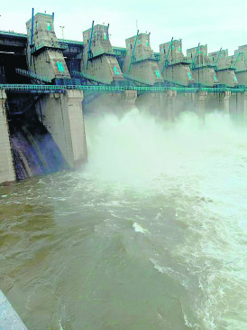 कन्हान नदी में पानी का प्रवाह बढ़ा,  चौरई बांध से छोड़ रहे 1800 क्यूमेक्स पानी, 8 गेट खोले