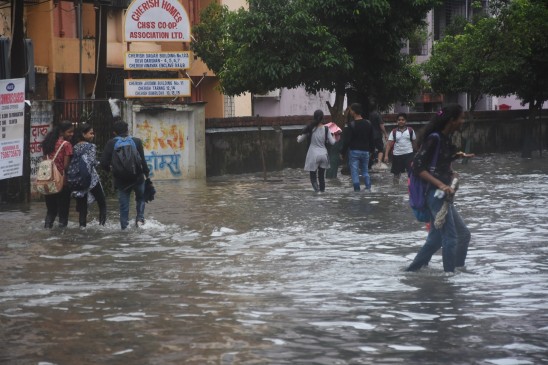  महाराष्ट्र में बाढ़ से 30 लोगों की मौत 